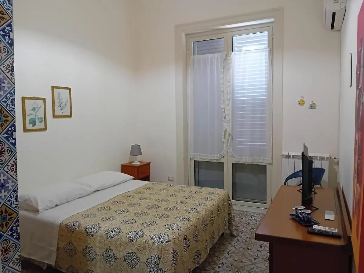 Casa Nonno Enrico In Via Oreto Palermo 0*,